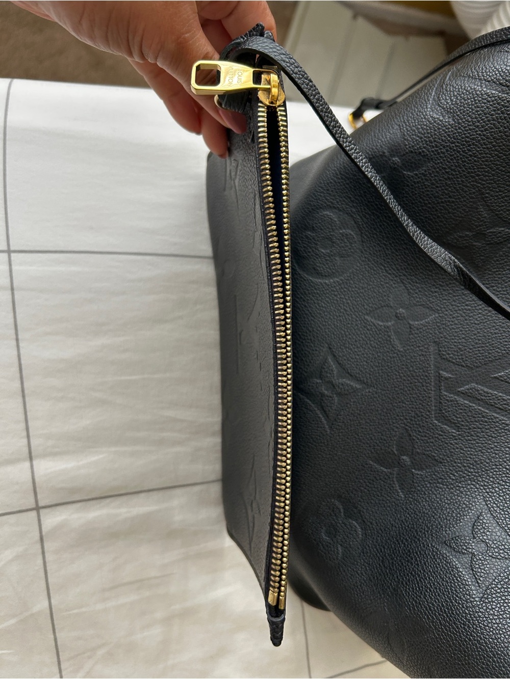 Louis Vuitton Neverfull MM - Picture 12 of 15